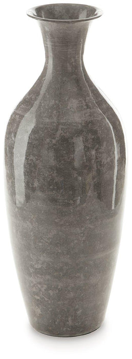 Brockwich Vase